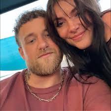 Deven Davis's Instagram, Twitter & Facebook