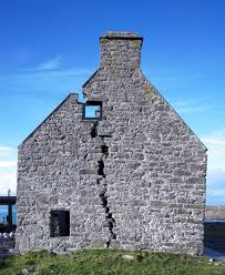 Restauration De Ruines L Equilibre Entre Histoire Et Modernite Vieilles Maisons En Pierre Construction Maison Maison D Architecture