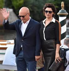 I due attori si trovano in vacanza a pantelleria insieme alle figlie emma e bianca. Anniversario Per Zingaretti E La Ranieri Sui Social La Foto Del Matrimonio A Donnafugata Giornale Di Sicilia