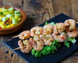 Brochettes De Gambas Au Citron Et A L Ail Recipe Mango Salsa Recipes Recipes Mango Salsa