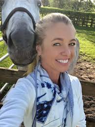 5 Ways To Wear A 'Donna B' Summer Equestrian Scarf