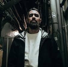 Stream tracks and playlists from bushido zho on your desktop or mobile device. Skandalrapper Bushido Ein Vorbild Fur Den Deutschen Mann Welt