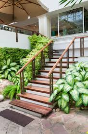 Installation d'escalier extérieur en bois avec decklinea. Escalier Exterieur Prix Moyen Selon La Forme Et Le Materiau Utilise