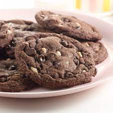 See more ideas about duncan hines recipes, cupcake cakes, dessert recipes. Chocolate Chocolate Chip Toffee Cookies It S Not A Typo These Little Cookies Pack A Powerful Double C Toffee Cookies Duncan Hines Recipes Toffee Cookie Recipe