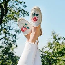 The latest tweets from soludos (@soludos). Soludos Launches Limited Edition Rose Espadrilles For Vogue S 125th Anniversary Vogue