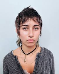 French Bobs forever. @bareeminimum ・・・ Karli's new razor cut french bob  🌹🌹🌹styled with @cultandking balm and set spray and diffused . . . .  #phoenixcaytonhair #cultandking #cultandkingsetspray #schair #hairart  #frenchbob #shorthair #brunette #