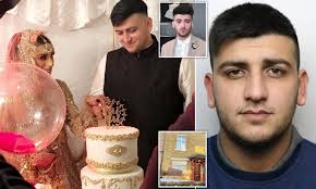 Zahida zarik khan tarikh lahir : Meet The Jobless Double Glazing Salesman Whose Marriage To Zayn Malik S Sister Sparked Family Row Daily Mail Online