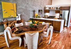Cuisine avec portes gris foncé et dessus de table en bois de cerisier (mélaminé). Idee Deco Cuisine Une Deco Cuisine Moderne En Jaune Et Gris