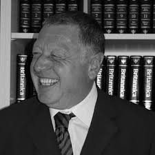 Amazon.com: Armageddon im Orient: Wie die Saudi-Connection den Iran ins  Visier nimmt: 9783406727917: Lüders, Michael: Books