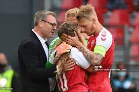 Lediglich gegen belgien ist die dänische nationalmannschaft klarer außenseiter, gegen russland und finnland ist aber alles drin und der aufstieg durchaus machbar. Afp Photo On Twitter Euro2020 Denmark Star Christian Eriksen Collapsed On The Pitch In Saturday S Euro 2020 Game Against Finland In Copenhagen Causing The Suspension Of The Match In The First Half