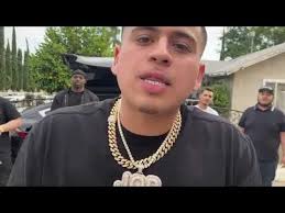 Natanael cano & fuerza regida] y en restaurantes más finos con calamare' en mi plato donde come uno comen todo' eso ya está bien. Vocalista De Fuerza Regida Se Hara Solista La Regida Sigue Youtube