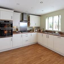 Sometimes You Just Can T Beat A Traditional Style Kitchen With Cream Cabinets And Wooden Worktops Kitchen Home Hom Wood Worktop Kitchen Plans Home Kitchens