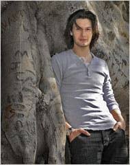 Ben barnes' relationship in gold digger may be the talk of the town but the actor is single in real life. Plucked From A London Stage Ben Barnes Is Disney S New Narnia Prince The New York Times