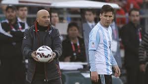 Argentina midfielder javier mascherano has claimed the team's relationship with coach jorge sampaoli is 'just like normal' despite rumours of a player revolt at the world cup. Sampaoli Discutio Con Messi Por Maldonado Expediente Politico