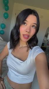 Marissa Squires's Instagram, Twitter & Facebook