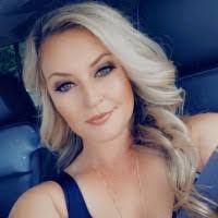 Tara Combs's Instagram, Twitter & Facebook