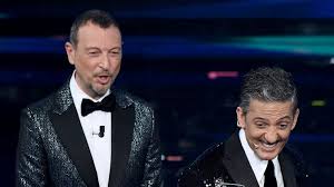 Se sanremo start (la breve striscia che anticipa il festival, condotta da simone montedoro e anna ferzetti) ha ottenuto un ascolto di 10.805.000 spettatori con il 38.79% di share, la seconda serata di sanremo 2019 (andata in onda dalle 21.26 sino all'1.04) ha conquistato ben 9.144.000 spettatori con. Sanremo 2021 Ascolti Tv Amadeus E Fiorello Partono Senza Botto Virgilionotizie