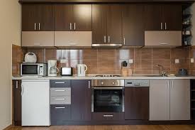 Los trio candy están compuestos por una placa de 4 fuegos, un horno con 39 litros de capacidad y un lavavajillas. Tu Cocina Con Lavavajillas Y Horno Todo En Uno La Casa Tecno