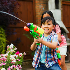 How safe is it to socialize outdoors? 10 Outdoor Games That Can Be Played While Social Distancing
