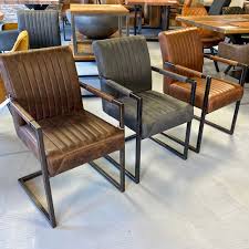 Armlehnen freischwinger stühle jayden in dunkelbraun kunstleder (2er set). Freischwinger Stuhl Amsterdam Mit Armlehne Tischtrenddepot