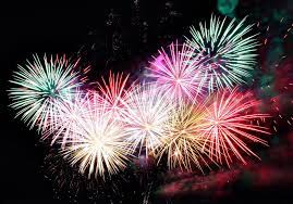 Pas de rassemblement à ste foy en raison de la crise sanitaire, alors tirons le feu d'artifice au point de vue du moine pour être vu des guilloux sans. Des Feux D Artifice Pour Lancer L Annee 2021 Et Donner Le Coup D Envoi Aux Fetes Du 375e Cmatv