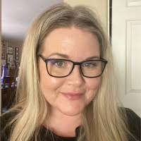 Mindi Brown's Instagram, Twitter & Facebook