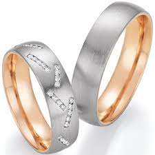 Er spielt außen (augenblickliche position eines. Besondere Eheringe Aus Weissgold Aussen Innen Rosegold Mit Ringsum Brillanten Ringladen De