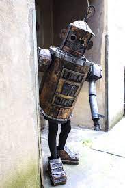 Tinkerbell kostuem fuer damen und kinder selber machen. Roboter Kostum Aus Wellpappe Roboter Kostume Roboter Kinder Roboter