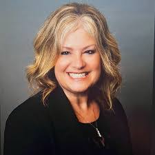 Laura Aley's Instagram, Twitter & Facebook