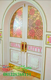 Produk kusen pintu jati ini cocok sekali untuk kalian terapkan pada pintu utama rumah masa kini dengan model paling terbaru yang mempunyai desain elegan. Pintu Hello Kitty Model Pintu Rumah Terbaru Jualpintu Co Id