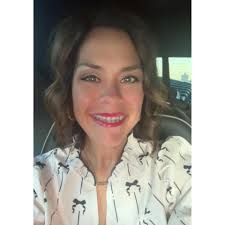 What dance studio is recommended for a 7-year-old girl in Lindale?