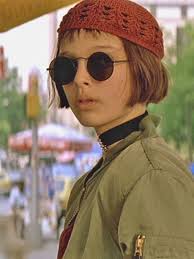 O zamanlar 11 yaşında olan natalie portman'ın boyundan büyük oyunculuk yeteneği de filme duyulan hayranlığı artırdı. Natalie Portman Leon The Professional Bomber Mathilda Jacket Hjacket
