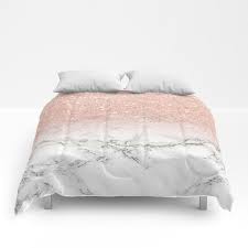 Presenting distinctive design features, the white marble and rose gold collection combines beauty with the durable performance of high quality with its bespoke rose gold features that meet with a white marble exterior design, this cookware range brings both elegance and style to your kitchen. Our Lightweight Warm Comforters Induce Sweet Sweet Sleep And Take Your Bedding To The Next Level Design Rose Gold Bedroom Marble Comforter Rose Gold Rooms