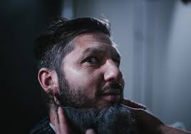 ČO BY STE ODKÁZALI SVOJMU MLADÉMU JA? OPAK TO PREZRÁDZA VO SVOJOM NOVOM  KLIPE