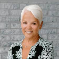 Elaine Laborde's Instagram, Twitter & Facebook