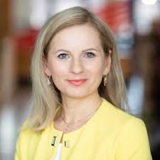 𝑭𝒐𝒄𝒖𝒔𝒊𝒏𝒈 𝒘𝒊𝒕𝒉 𝒎𝒖𝒔𝒊𝒄?