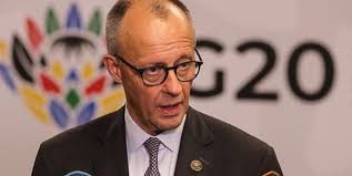 Eis o lance que motivou a expulsão de Paulo Victor no Benfica-Santa Clara