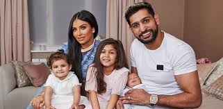 But she is nothing other than a disappointment. Faryal Makhdoom Replies To Fans Of Family Photo Desiblitz