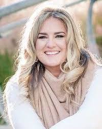 Heather Comer's Instagram, Twitter & Facebook