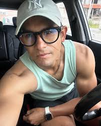 Adrian Vera (@adrianveraburgos90) • Instagram photos and videos