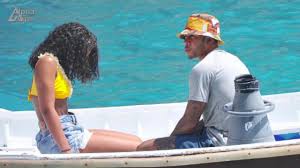 Steve harvey's daughter, lori harvey, is engaged to be married to her dutch soccer boo, memphis depay. Memphis Depay Relaxes On Luxury Yacht With Lori Harvey Youtube