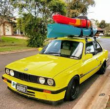 A Rather Loud Bmw E30 Voiture