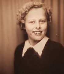 Ruth Mckim's Instagram, Twitter & Facebook