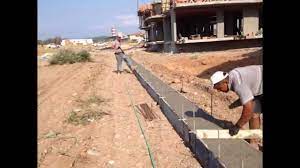 Daha güvenilir temeller elde etmek için bir manto oluşturulabilir beton duvarın yanlarından 10 cm kalınlığında ve 10 cm çıkıntılı. Konya Bahce Duvar Maliyeti Konyada Bahce Duvar Maliyetleri