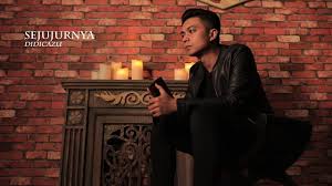 C# d#m jauh terbawa lukisan hatimu g# c# warna pelangi hiasan terindah f# d#m hati ini tak akan terbahagi f a#m sampai harus ku pergi. Didicazli Sejujurnya Official Lyric Video Chords Chordify