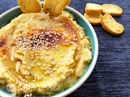 È una crema buonissima a base di legumi, di solito ceci, ma è possibile prepararla anche con altre leguminose. Hummus Di Ceci Ricetta Facile Ricette Al Volo