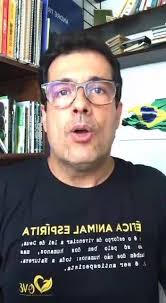 O Jornalista André Trigueiro agradece...