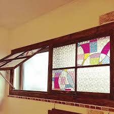 貼るだけでこんなに見違える 簡単ガラスシート活用例 室内窓 ステンドグラス風 インテリア