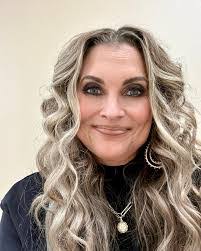 Amy Teal's Instagram, Twitter & Facebook