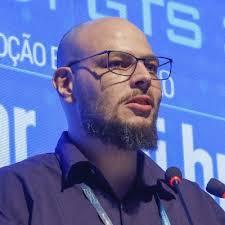 Douglas Fischer (@fischerdouglas)